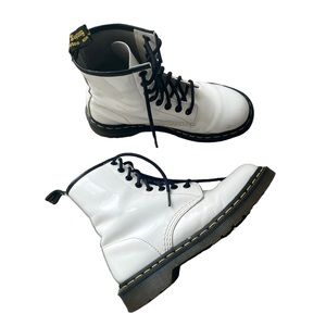 Dr. Martens - White 1460W Original Leather Lace Up Combat Boots Sz 6